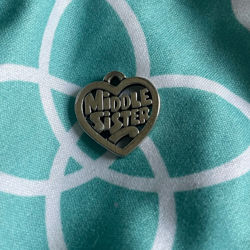 “James Avery” Middle sister heart charm